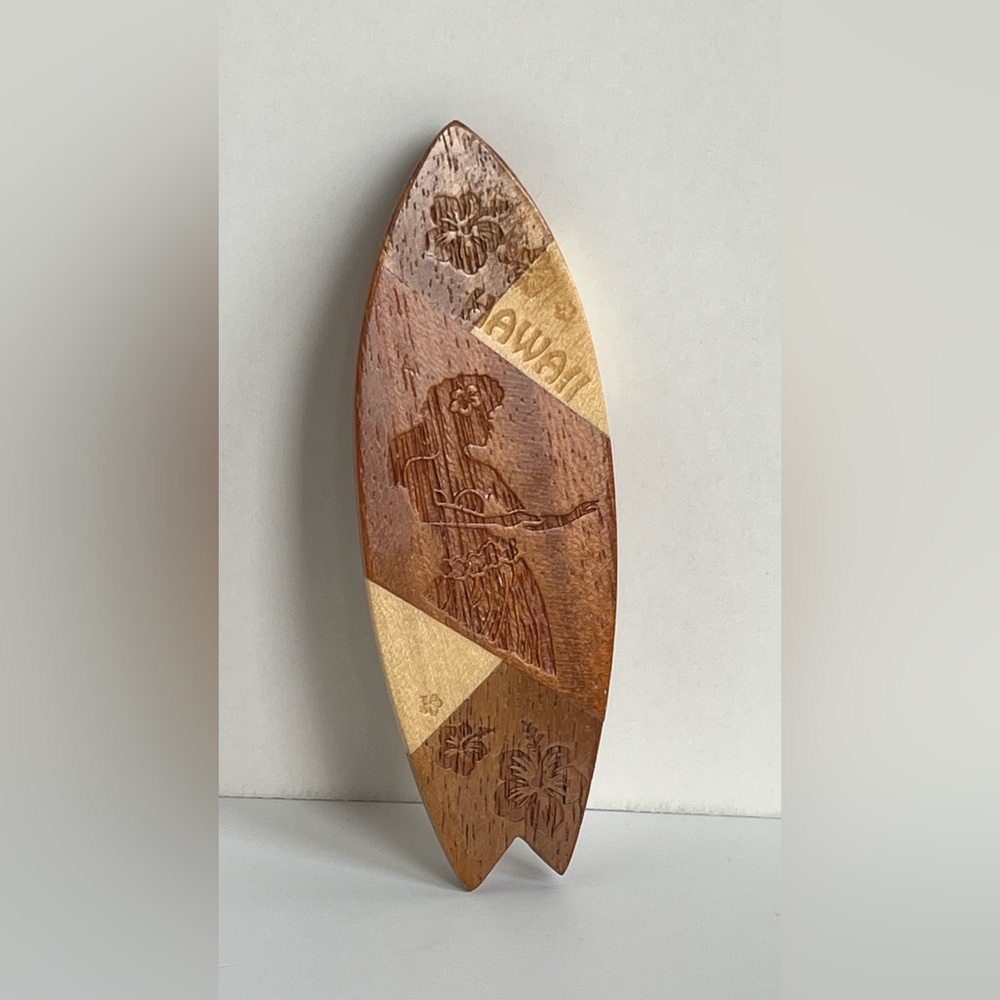 Hawaiian Wooden Surfboard 5 inch ref magnet - Brown and Tan